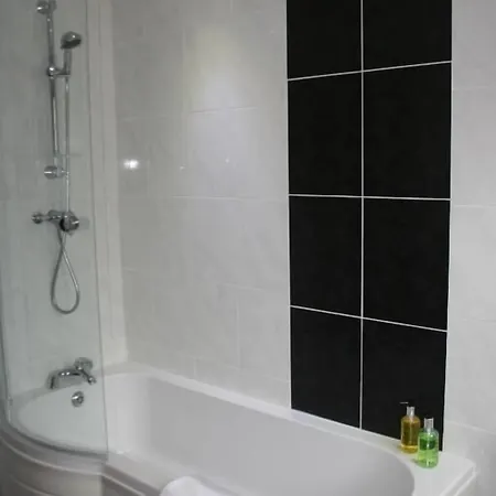 High Dalby House 酒店 3*