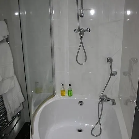 High Dalby House 3*